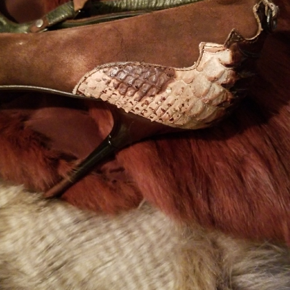 Shoes - Picture 3 of 7